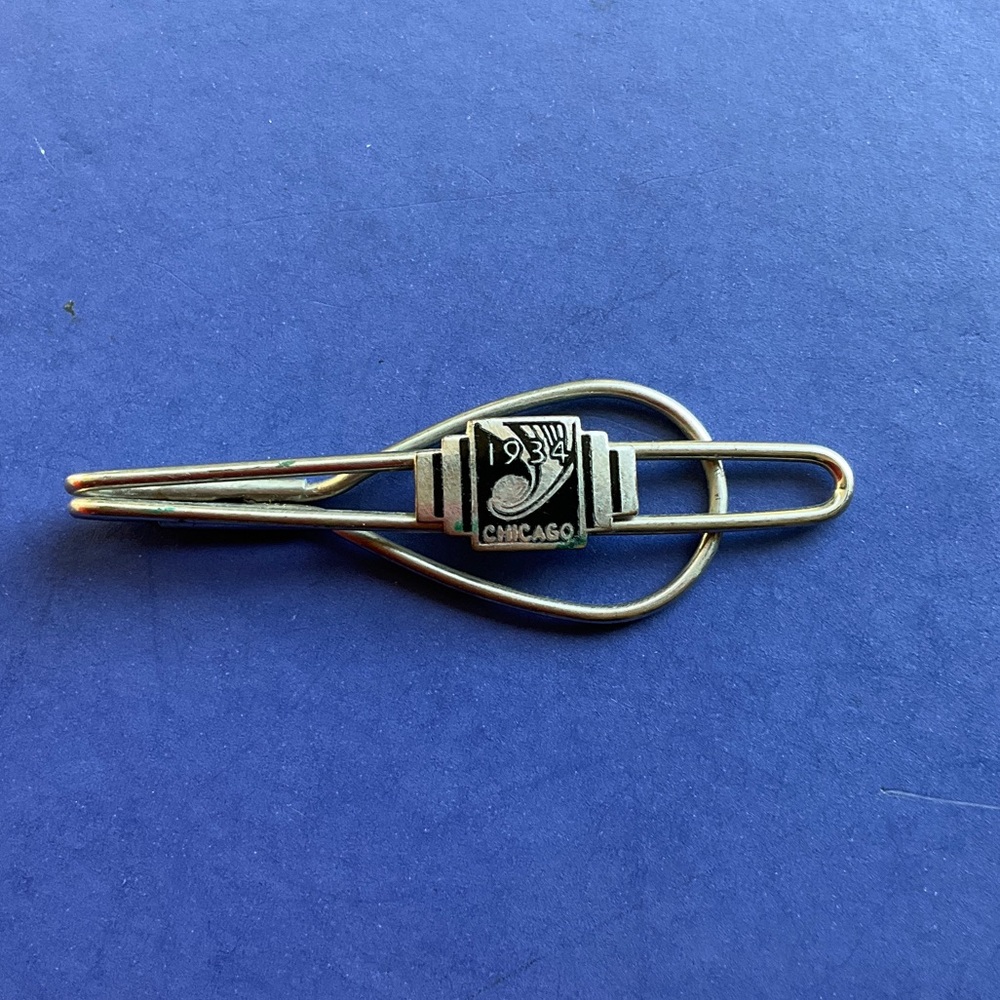 1934 Chicago World’s Fair tie clip - Picture 2 of 4